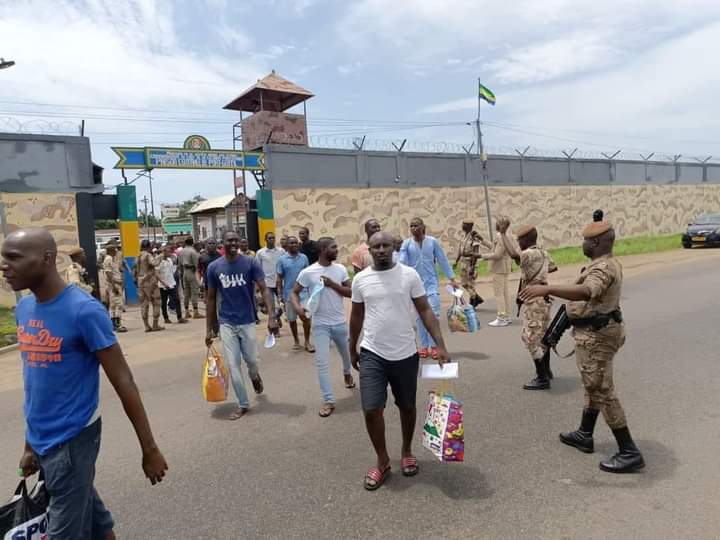 Prison centrale de Libreville : plus de 500 prisonniers recouvrent la liberté